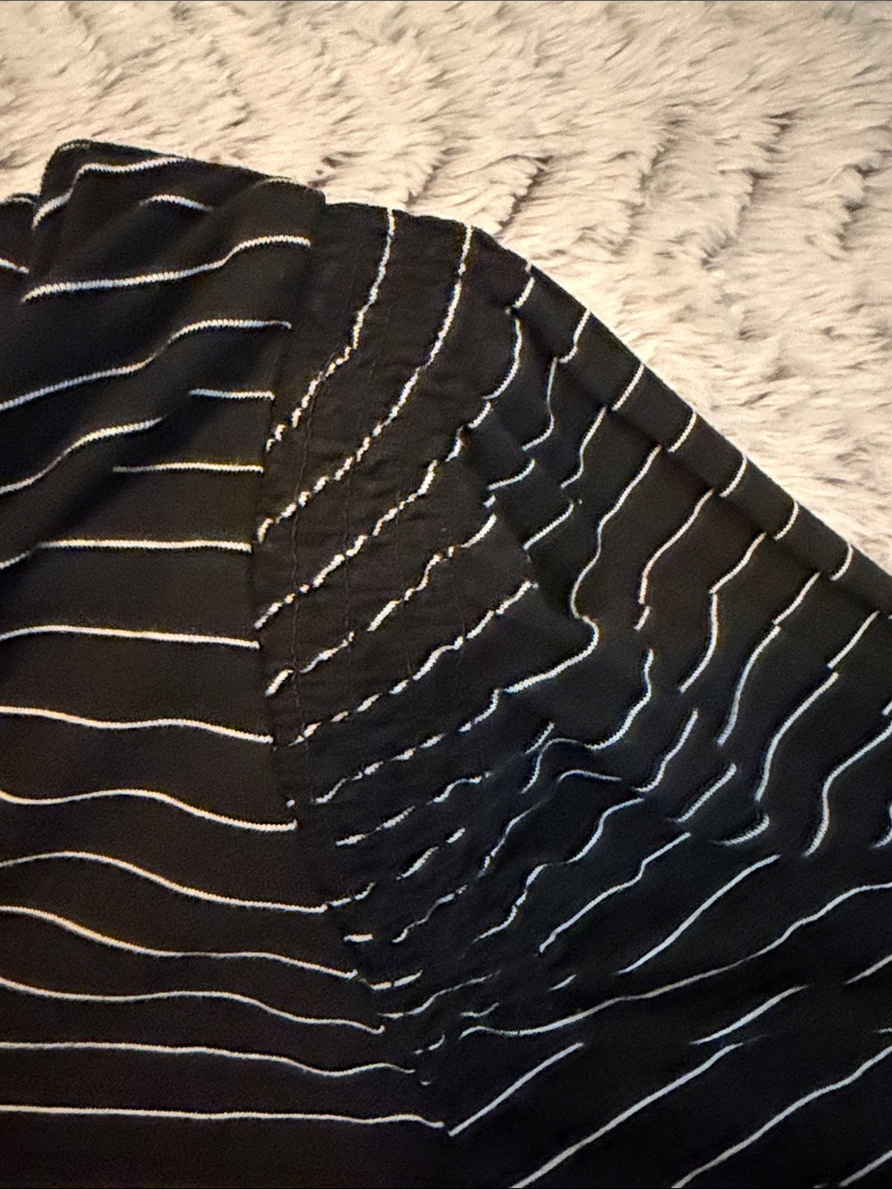Modern Works Black Short Sleeve Tee with White Stripes smocked sleeve L - Picture 5 of 11